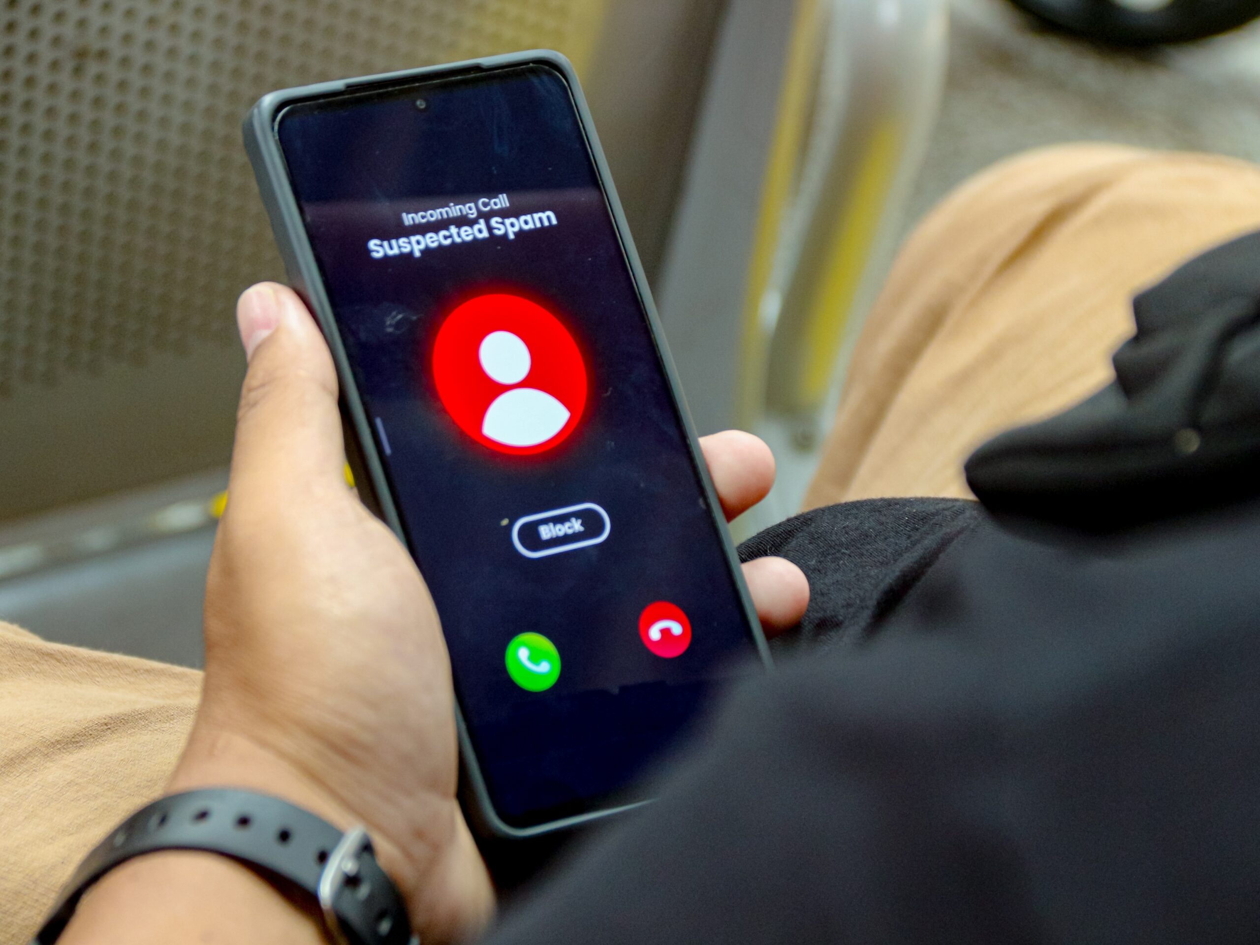Hand,Is,Holding,A,Smartphone,Displaying,A,Red,Warning,Of